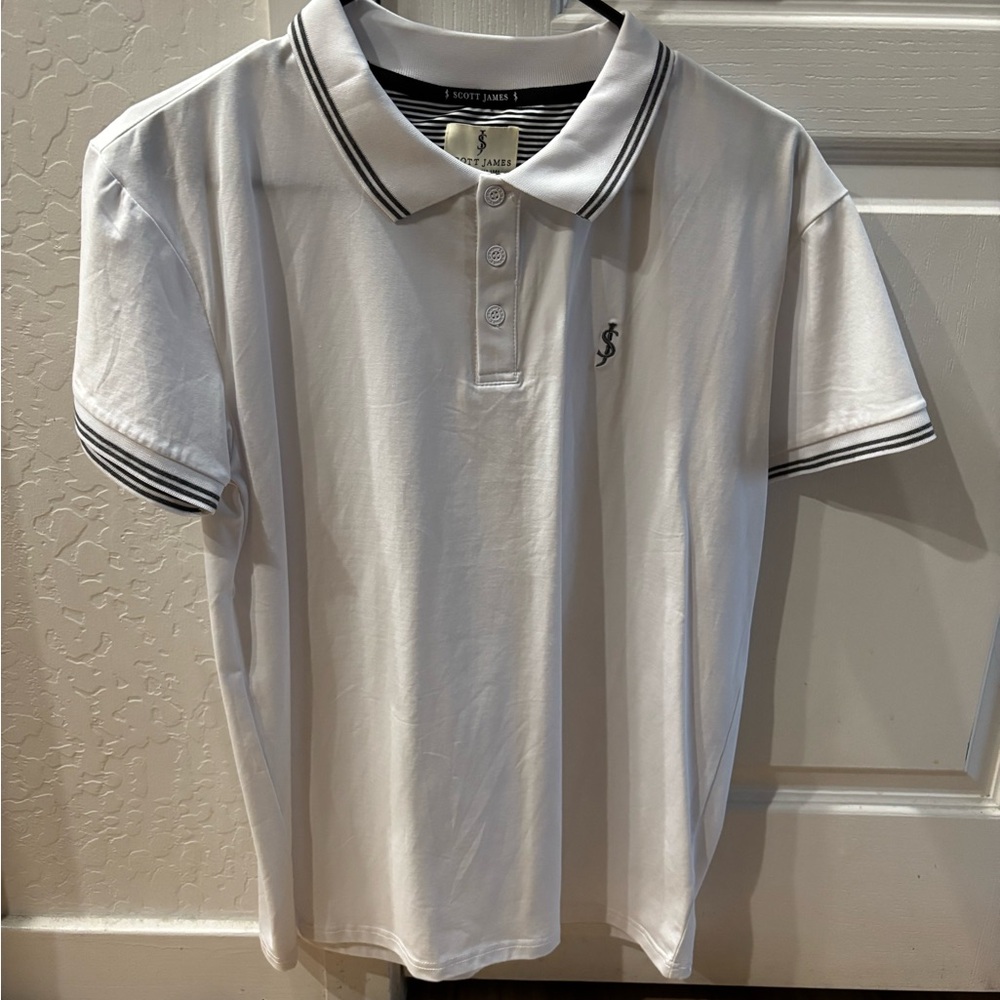 White Scott James Men’s Small T-Shirt – Timeless & Clean